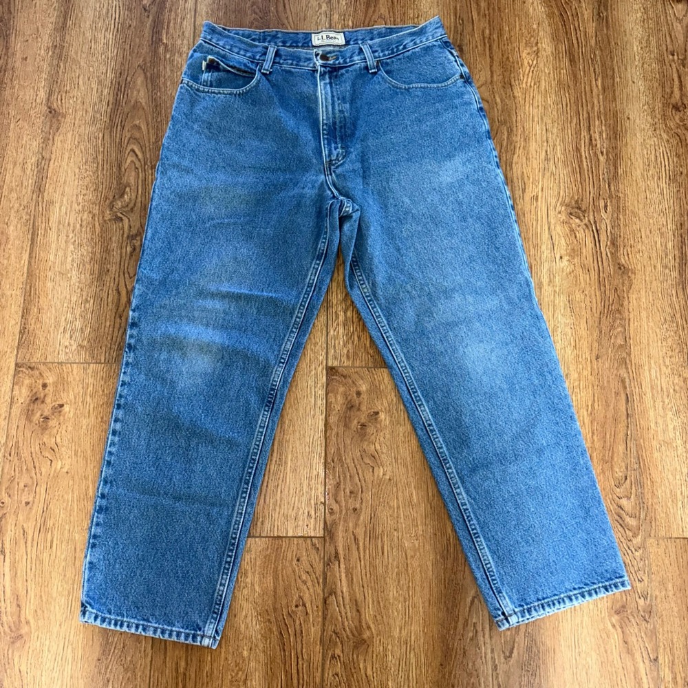 LL Bean Relaxed Fit Jeans Mens 34x29 Medium Wash Denim 100% Cotton Straight Leg